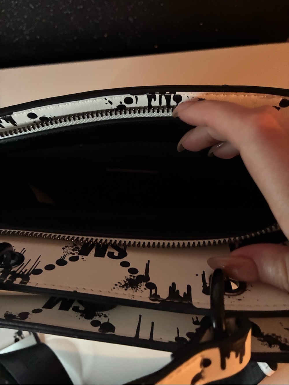 Steve Madden White & Black Halloween bag - Picture 4 of 6